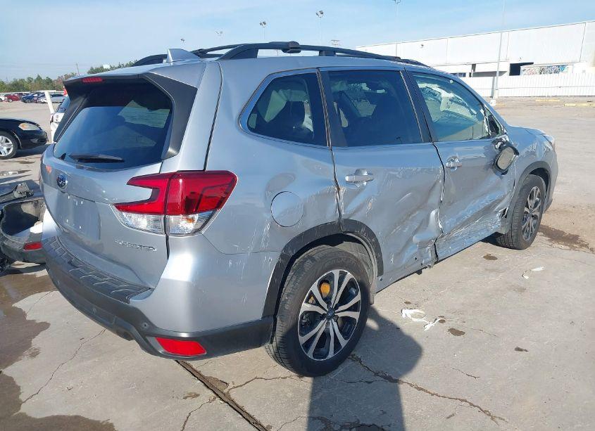 Photo 4 of 2020 Subaru Forester LIMITED (VIN JF2SKAUC5LH463062)