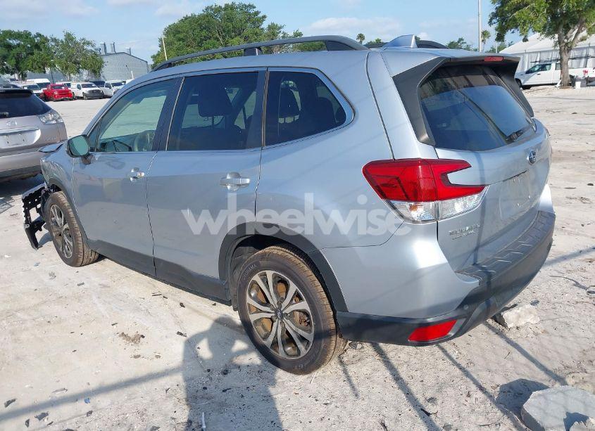 Photo 3 of 2020 Subaru Forester LIMITED (VIN JF2SKAUC5LH513197)