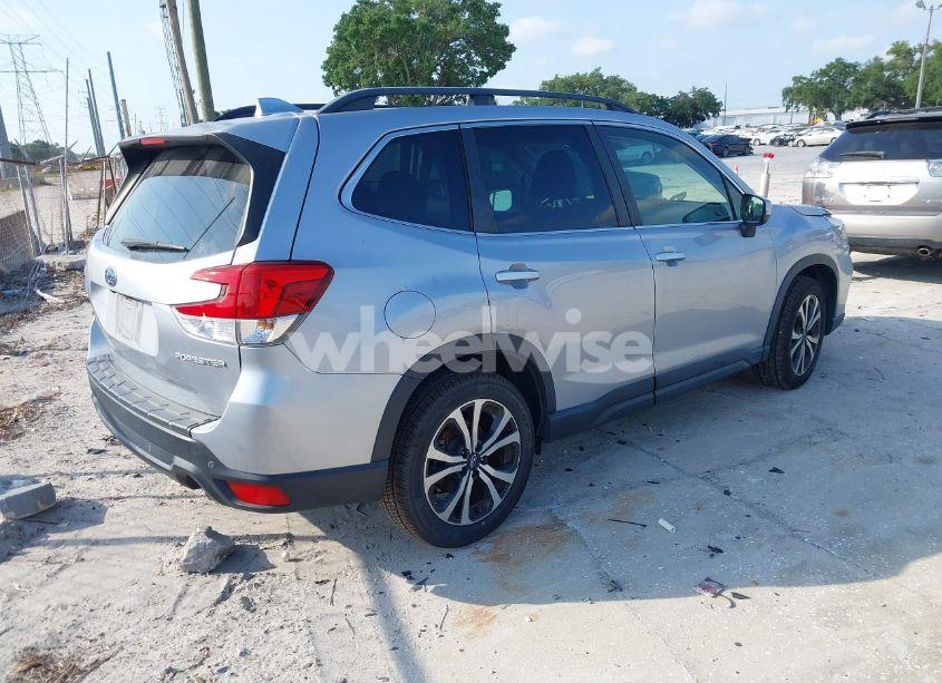 Photo 4 of 2020 Subaru Forester LIMITED (VIN JF2SKAUC5LH513197)
