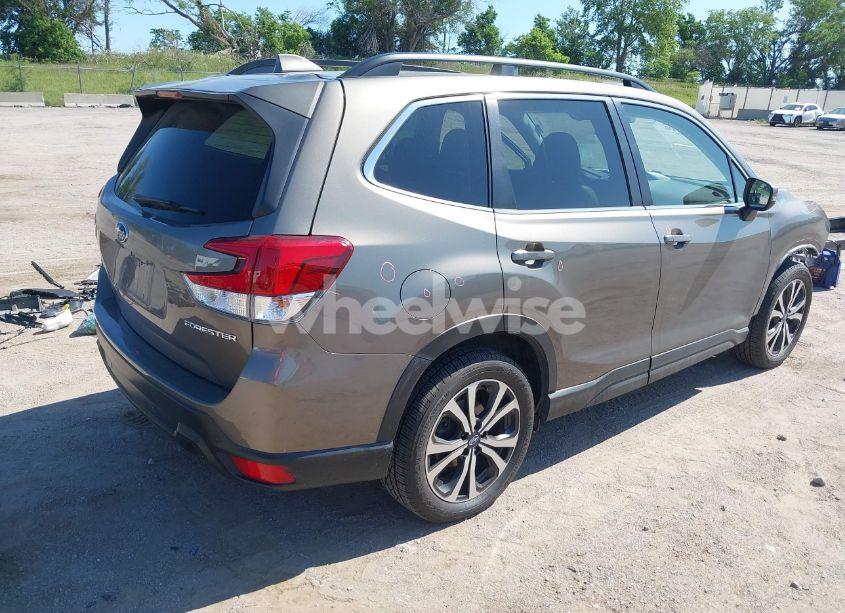 Photo 4 of 2020 Subaru Forester LIMITED (VIN JF2SKAUC5LH516116)