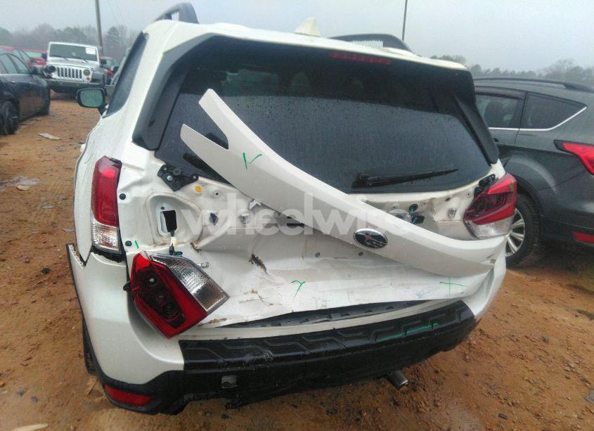 Photo 6 of 2021 Subaru Forester LIMITED (VIN JF2SKAUC6MH592140)