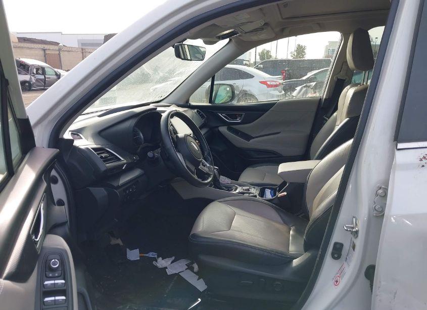 Photo 5 of 2020 Subaru Forester LIMITED (VIN JF2SKAUC7LH477903)