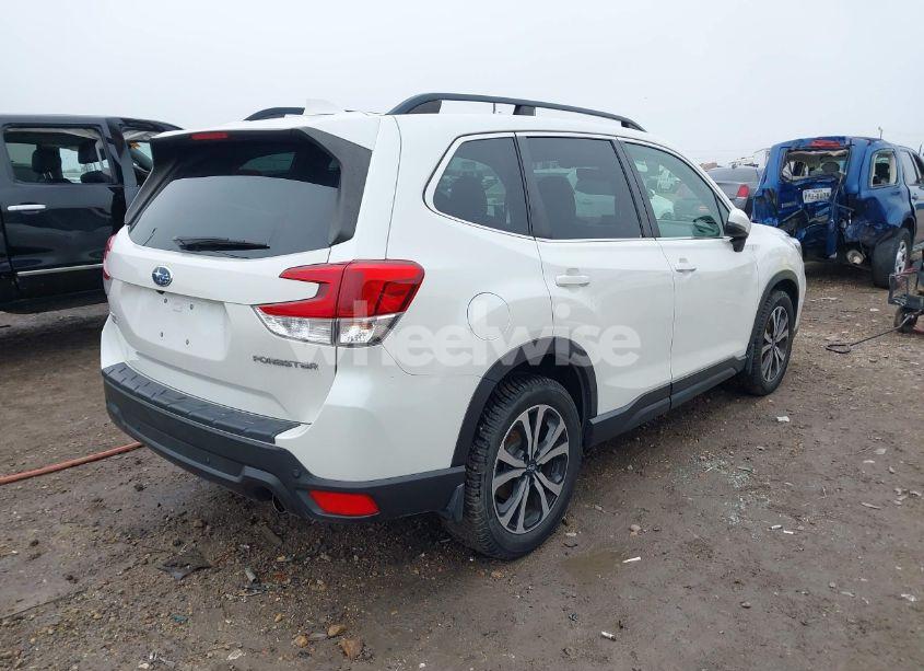 Photo 4 of 2019 Subaru Forester LIMITED (VIN JF2SKAUC8KH401444)