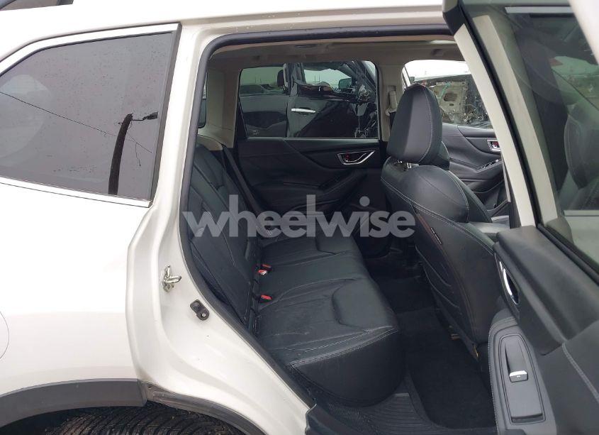 Photo 8 of 2019 Subaru Forester LIMITED (VIN JF2SKAUC8KH401444)