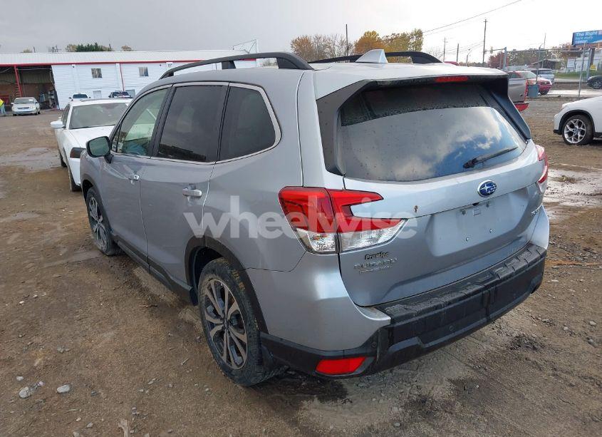 Photo 3 of 2019 Subaru Forester LIMITED (VIN JF2SKAUC8KH588362)