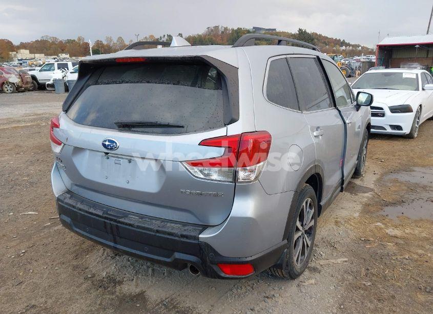 Photo 4 of 2019 Subaru Forester LIMITED (VIN JF2SKAUC8KH588362)