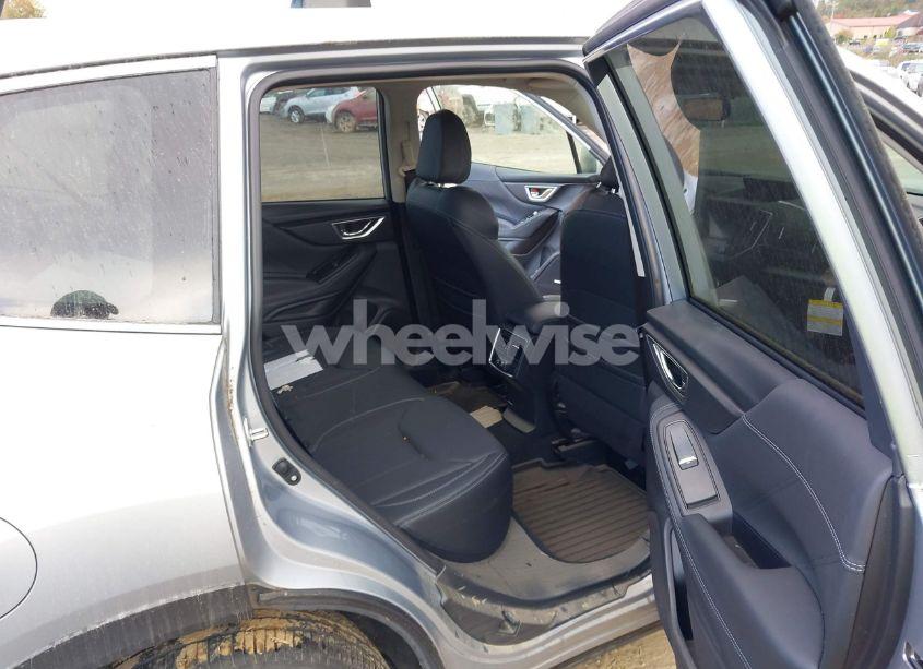 Photo 8 of 2019 Subaru Forester LIMITED (VIN JF2SKAUC8KH588362)