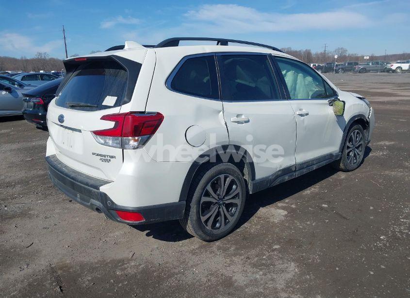 Photo 4 of 2020 Subaru Forester LIMITED (VIN JF2SKAUC8LH410579)