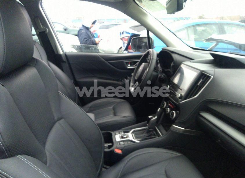 Photo 5 of 2021 Subaru Forester LIMITED (VIN JF2SKAUC8MH549192)