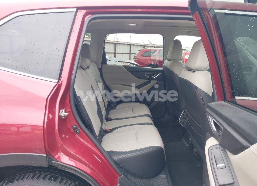 Photo 8 of 2019 Subaru Forester LIMITED (VIN JF2SKAUC9KH595496)