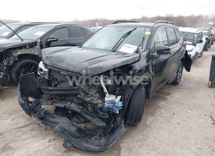 Photo 2 of 2020 Subaru Forester LIMITED (VIN JF2SKAUC9LH531900)