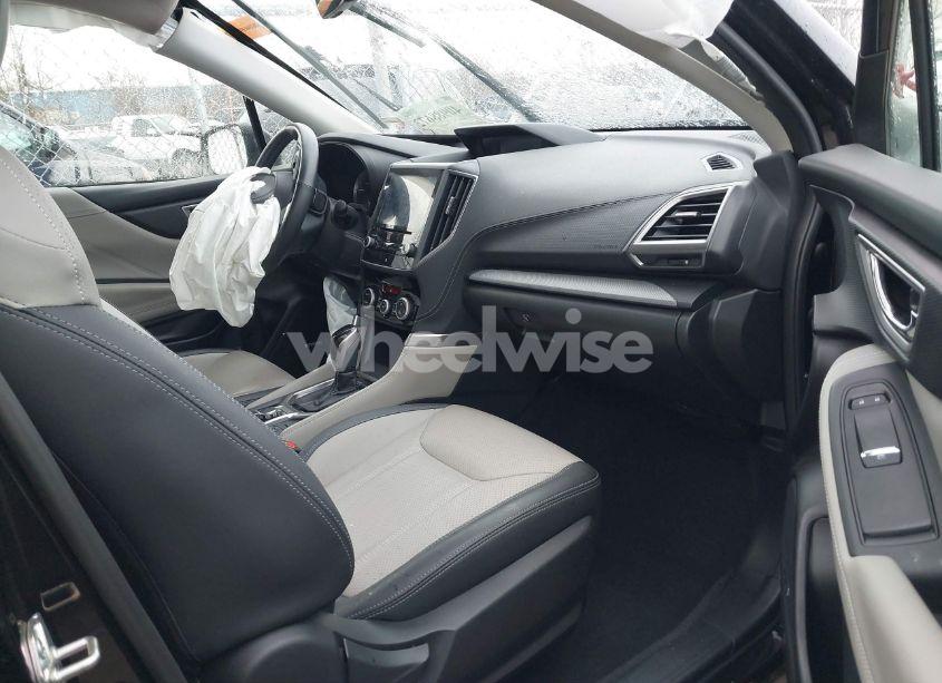 Photo 5 of 2020 Subaru Forester LIMITED (VIN JF2SKAUC9LH531900)