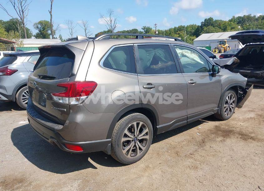 Photo 4 of 2021 Subaru Forester LIMITED (VIN JF2SKAUC9MH460781)