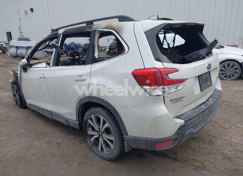 Photo 3 of 2021 Subaru Forester LIMITED (VIN JF2SKAUC9MH558435)