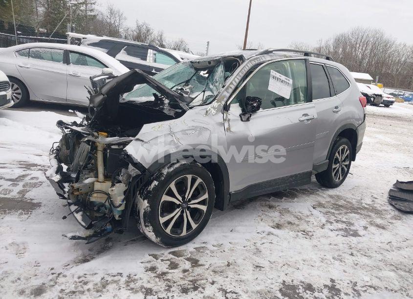 Photo 2 of 2021 Subaru Forester LIMITED (VIN JF2SKAUC9MH568625)