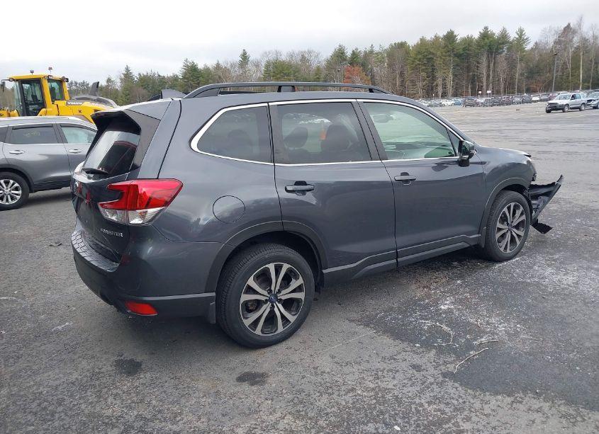 Photo 4 of 2020 Subaru Forester LIMITED (VIN JF2SKAUCXLH428680)