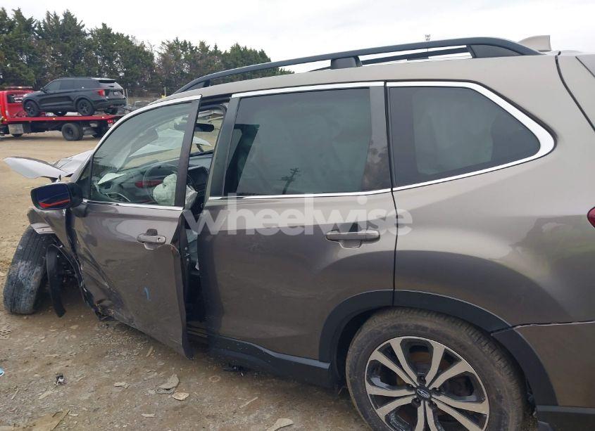 Photo 15 of 2020 Subaru Forester LIMITED (VIN JF2SKAUCXLH504575)