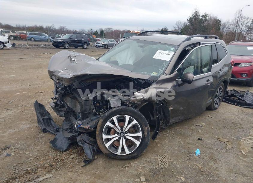 Photo 2 of 2020 Subaru Forester LIMITED (VIN JF2SKAUCXLH504575)