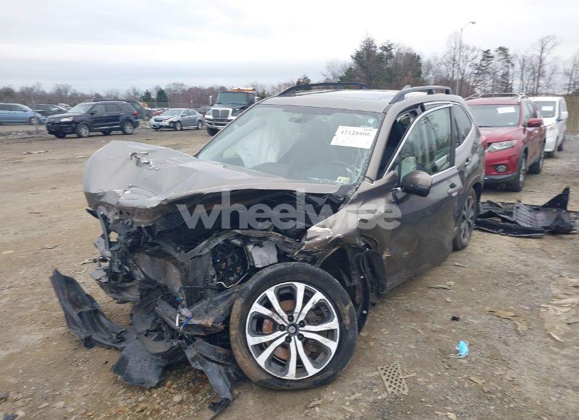 Photo 6 of 2020 Subaru Forester LIMITED (VIN JF2SKAUCXLH504575)