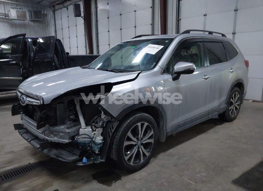 Photo 2 of 2020 Subaru Forester LIMITED (VIN JF2SKAUCXLH552772)