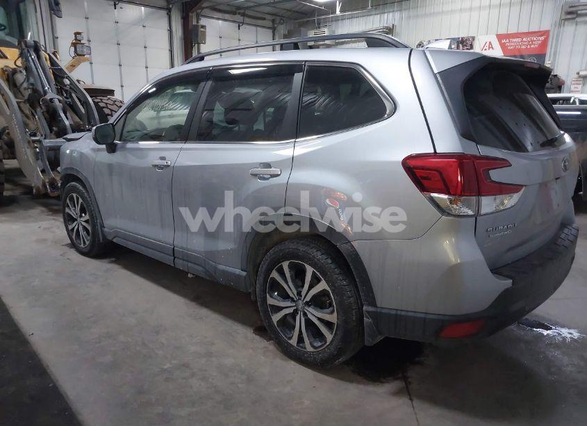 Photo 3 of 2020 Subaru Forester LIMITED (VIN JF2SKAUCXLH552772)