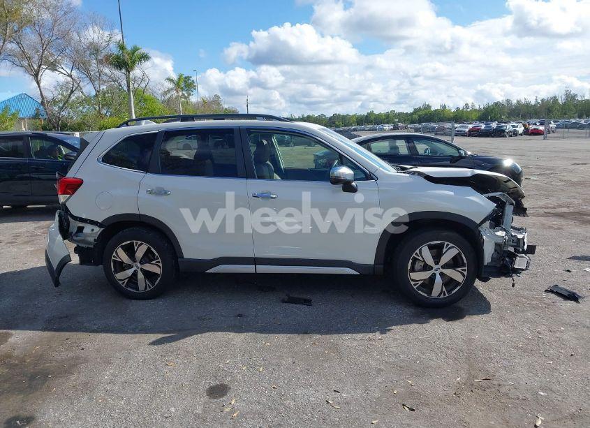 Photo 14 of 2019 Subaru Forester TOURING (VIN JF2SKAWC0KH478421)