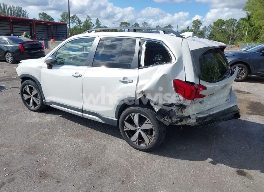 Photo 3 of 2019 Subaru Forester TOURING (VIN JF2SKAWC0KH478421)