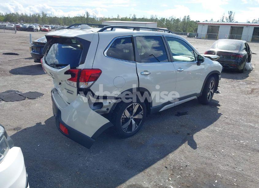 Photo 4 of 2019 Subaru Forester TOURING (VIN JF2SKAWC0KH478421)