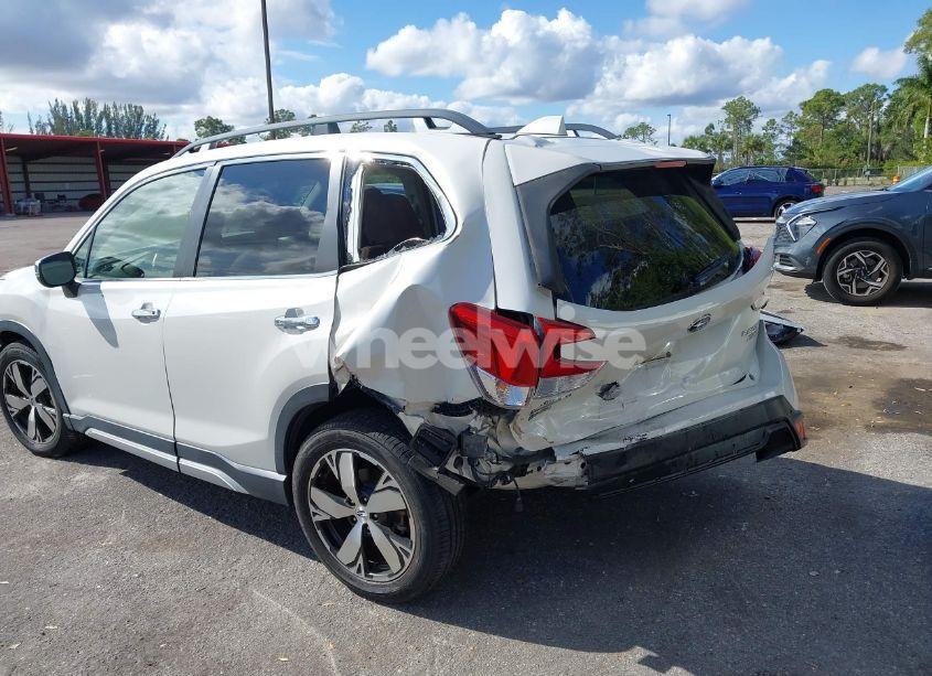 Photo 6 of 2019 Subaru Forester TOURING (VIN JF2SKAWC0KH478421)