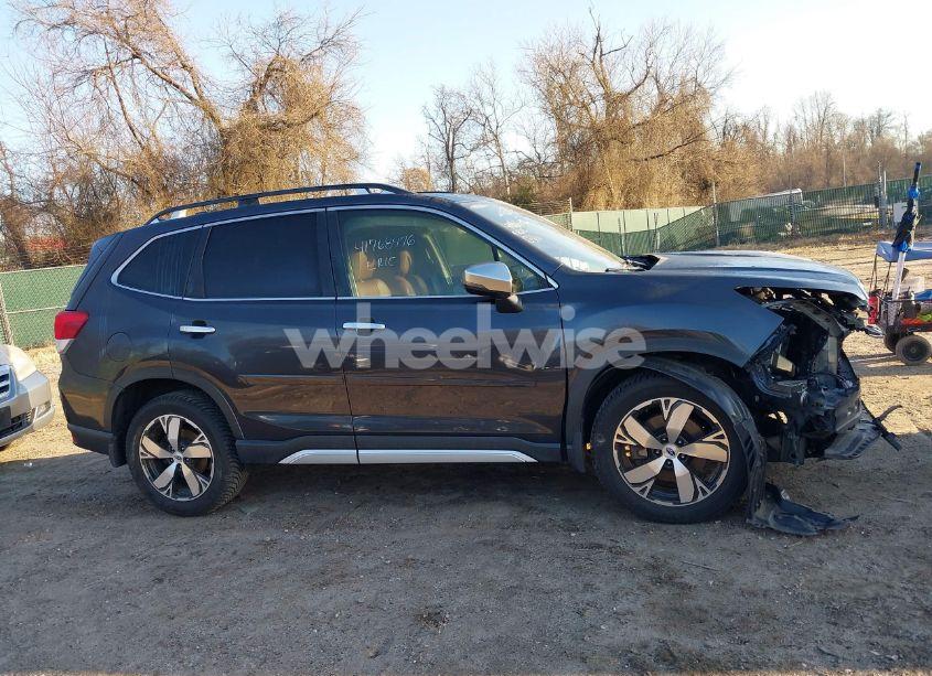 Photo 14 of 2019 Subaru Forester TOURING (VIN JF2SKAWC5KH403102)