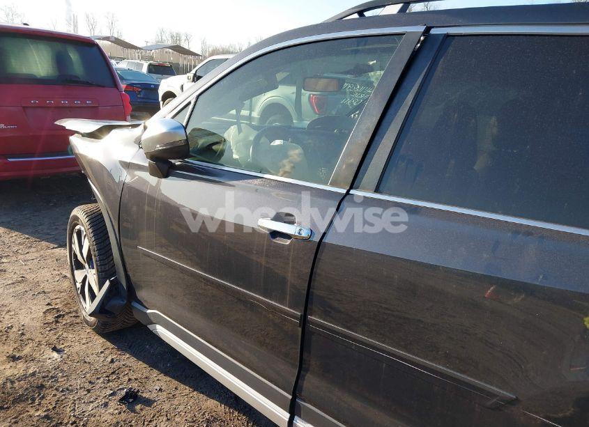 Photo 19 of 2019 Subaru Forester TOURING (VIN JF2SKAWC5KH403102)