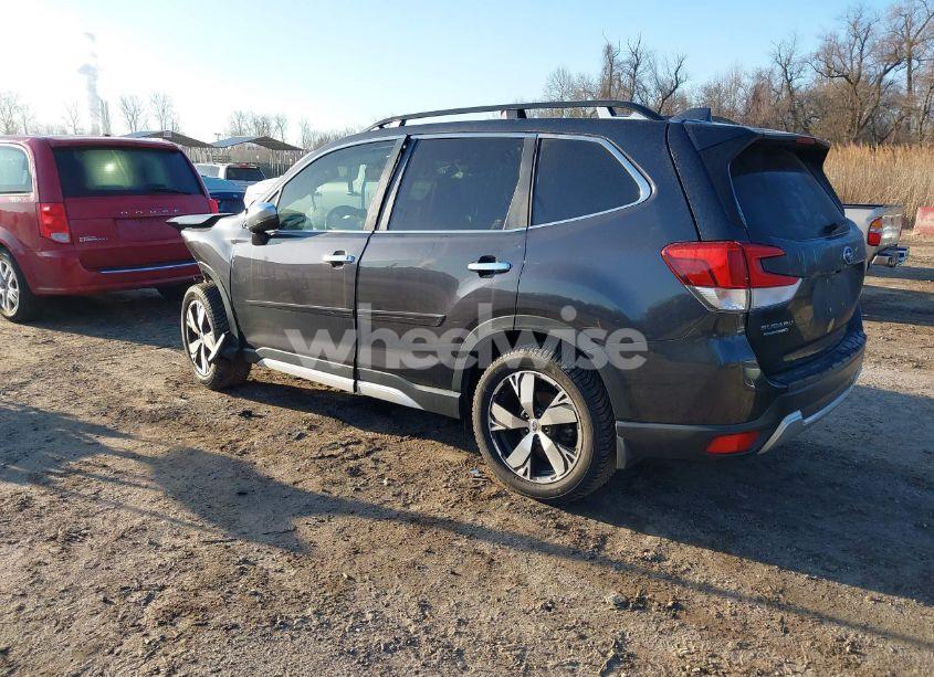 Photo 3 of 2019 Subaru Forester TOURING (VIN JF2SKAWC5KH403102)