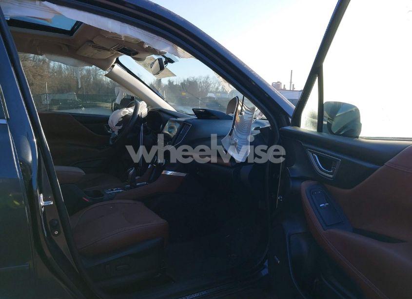 Photo 5 of 2019 Subaru Forester TOURING (VIN JF2SKAWC5KH403102)