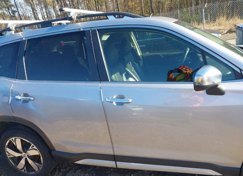 Photo 14 of 2019 Subaru Forester TOURING (VIN JF2SKAWC5KH403939)