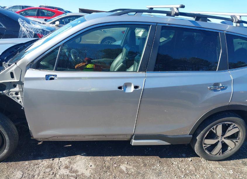Photo 15 of 2019 Subaru Forester TOURING (VIN JF2SKAWC5KH403939)