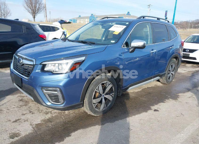 Photo 2 of 2019 Subaru Forester TOURING (VIN JF2SKAWC5KH462621)