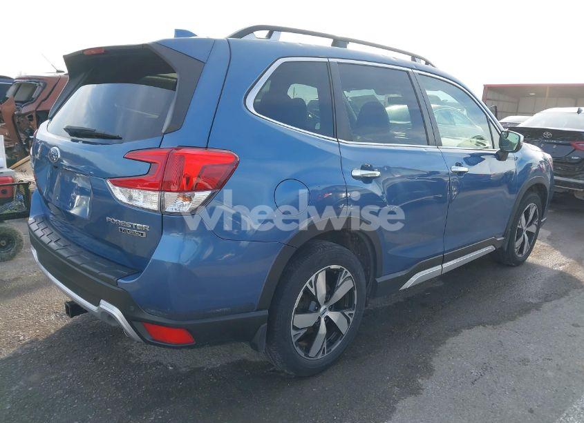 Photo 4 of 2019 Subaru Forester TOURING (VIN JF2SKAWC5KH462621)