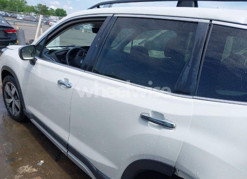 Photo 13 of 2019 Subaru Forester TOURING (VIN JF2SKAWC5KH515379)