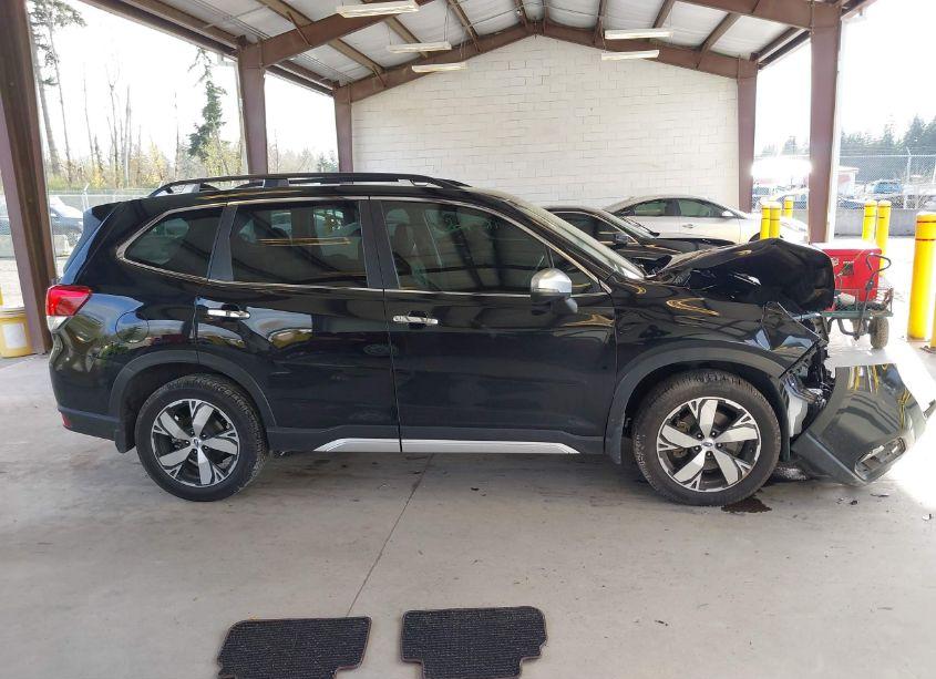 Photo 14 of 2019 Subaru Forester TOURING (VIN JF2SKAWC7KH409404)