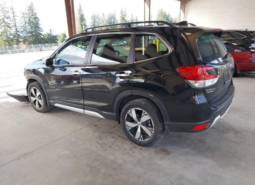Photo 3 of 2019 Subaru Forester TOURING (VIN JF2SKAWC7KH409404)