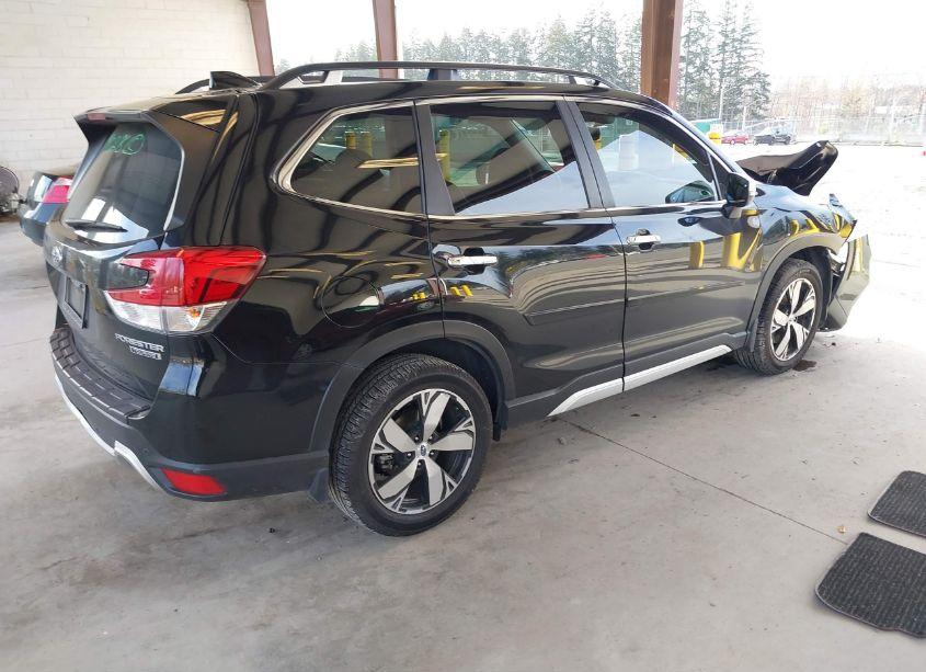 Photo 4 of 2019 Subaru Forester TOURING (VIN JF2SKAWC7KH409404)