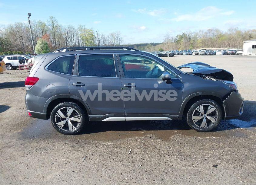 Photo 13 of 2020 Subaru Forester TOURING (VIN JF2SKAXC0LH601036)