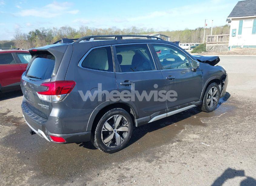 Photo 4 of 2020 Subaru Forester TOURING (VIN JF2SKAXC0LH601036)