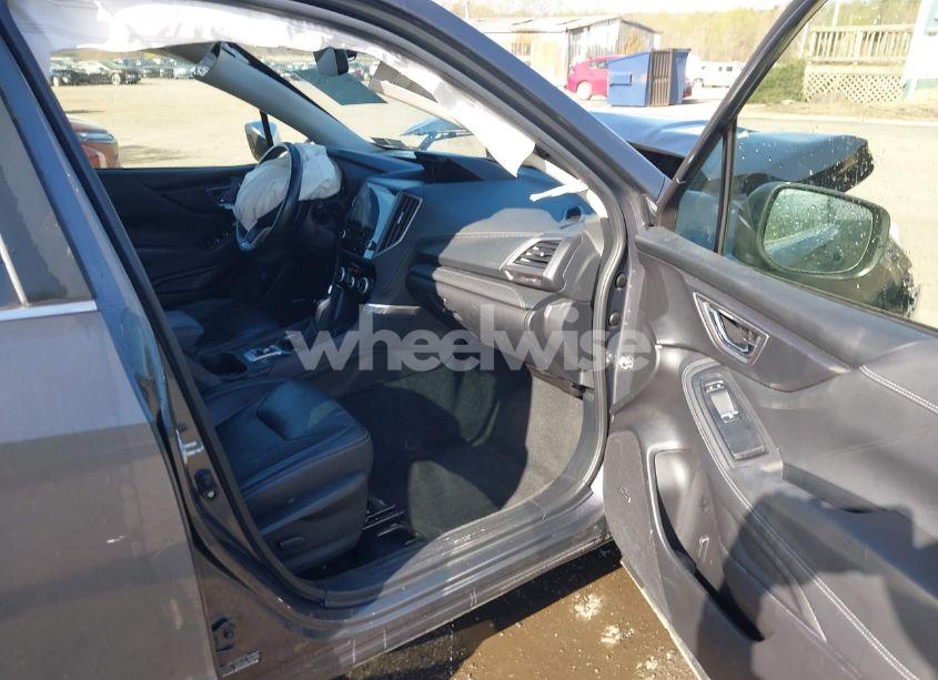 Photo 5 of 2020 Subaru Forester TOURING (VIN JF2SKAXC0LH601036)