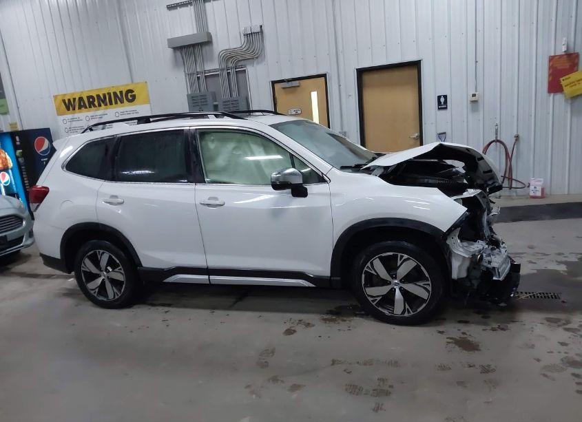 Photo 14 of 2020 Subaru Forester TOURING (VIN JF2SKAXC1LH564773)