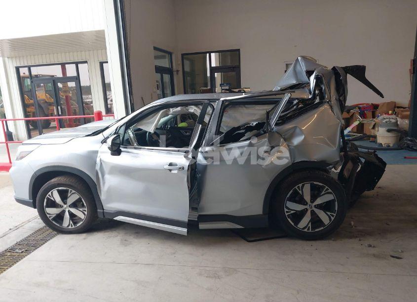 Photo 13 of 2021 Subaru Forester TOURING (VIN JF2SKAXC1MH504865)