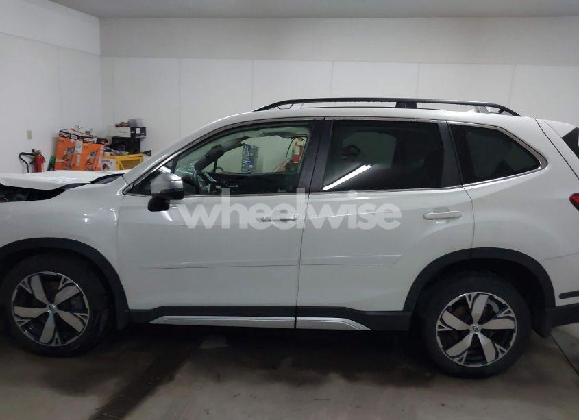 Photo 15 of 2020 Subaru Forester TOURING (VIN JF2SKAXC3LH476694)