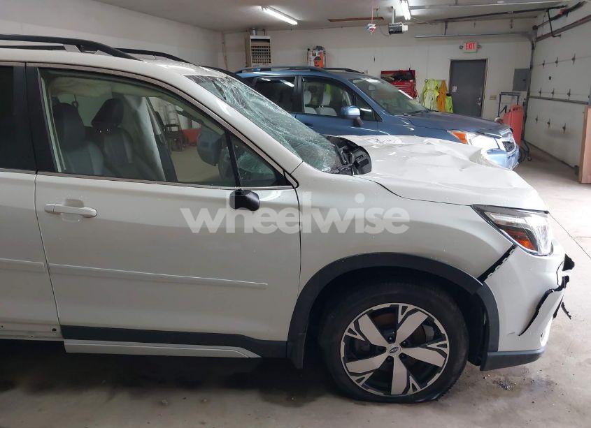 Photo 18 of 2020 Subaru Forester TOURING (VIN JF2SKAXC3LH476694)