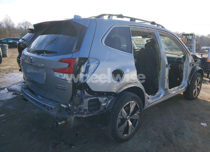 Photo 4 of 2021 Subaru Forester TOURING (VIN JF2SKAXC3MH418540)