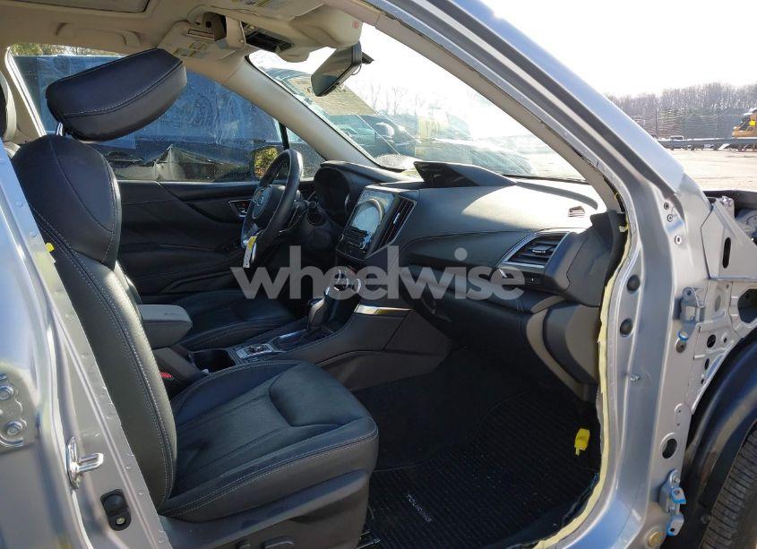 Photo 5 of 2021 Subaru Forester TOURING (VIN JF2SKAXC3MH418540)